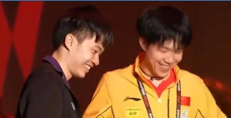 足球赛场再起风云:嵩山鲨队队险胜江畔独角兽队,赛场气氛火爆关键战拿下信心 足球赛场再起风云:嵩山鲨队队险胜江畔独角兽队,赛场气氛火爆关键战拿下信心